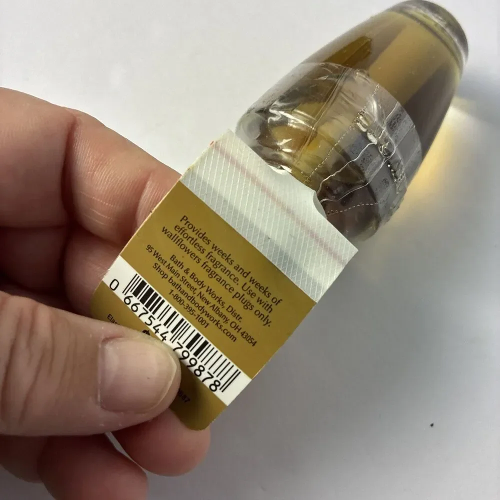 Bath & Body Works Leaves Wallflower Bulb Refill .8 oz